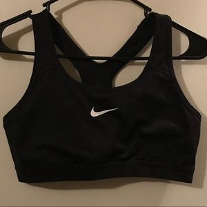 Nike Dri-Fit Bra (L)